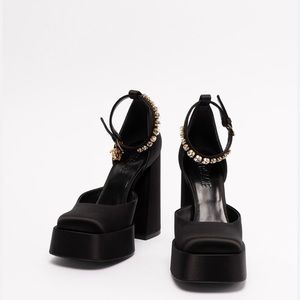 Authentic Versace `Medusa Aevitas` Single Platform Pumps